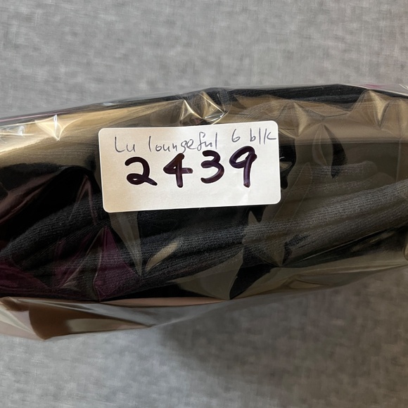 Lululemon Loungeful High Rise Jogger Pants - Women's Size 6 - Black - Picture 10 of 10